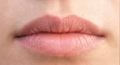 くすみ・血色の悪さが気になる唇
